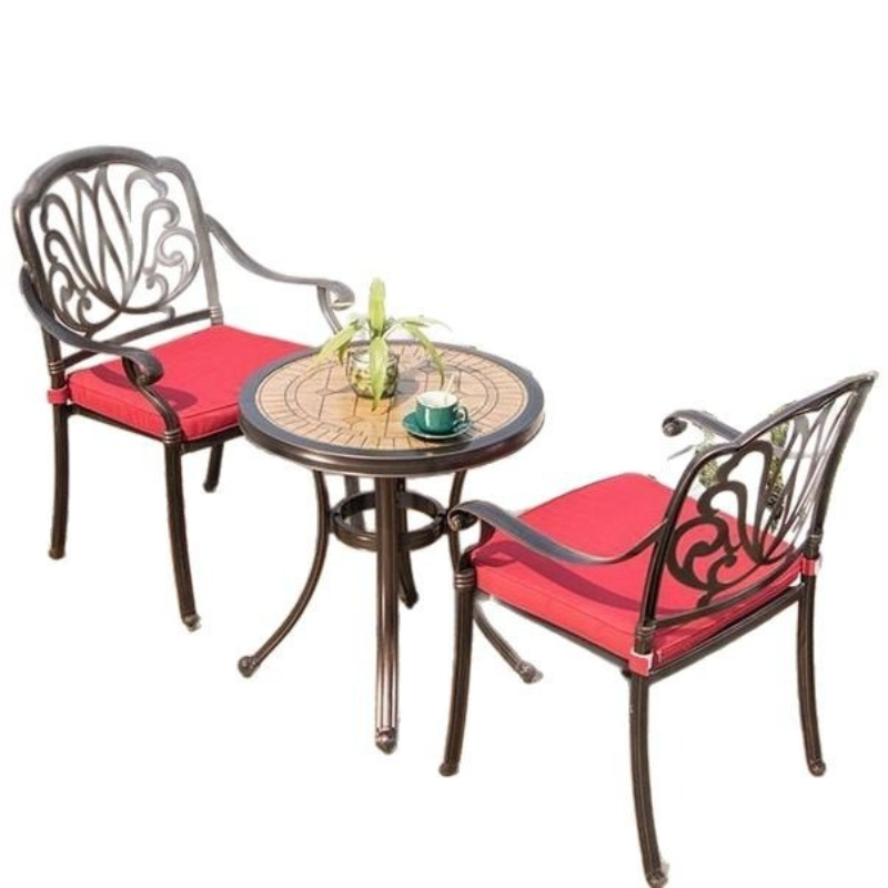 주조 알루미늄 원형 테이블과 빨간색 야외용 의자 2개, - Outdoor Furniture One Piece 리뷰 및 가격