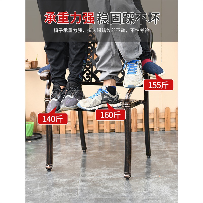 주조 알루미늄 원형 테이블과 빨간색 야외용 의자 2개, - Outdoor Furniture One Piece 리뷰 및 가격